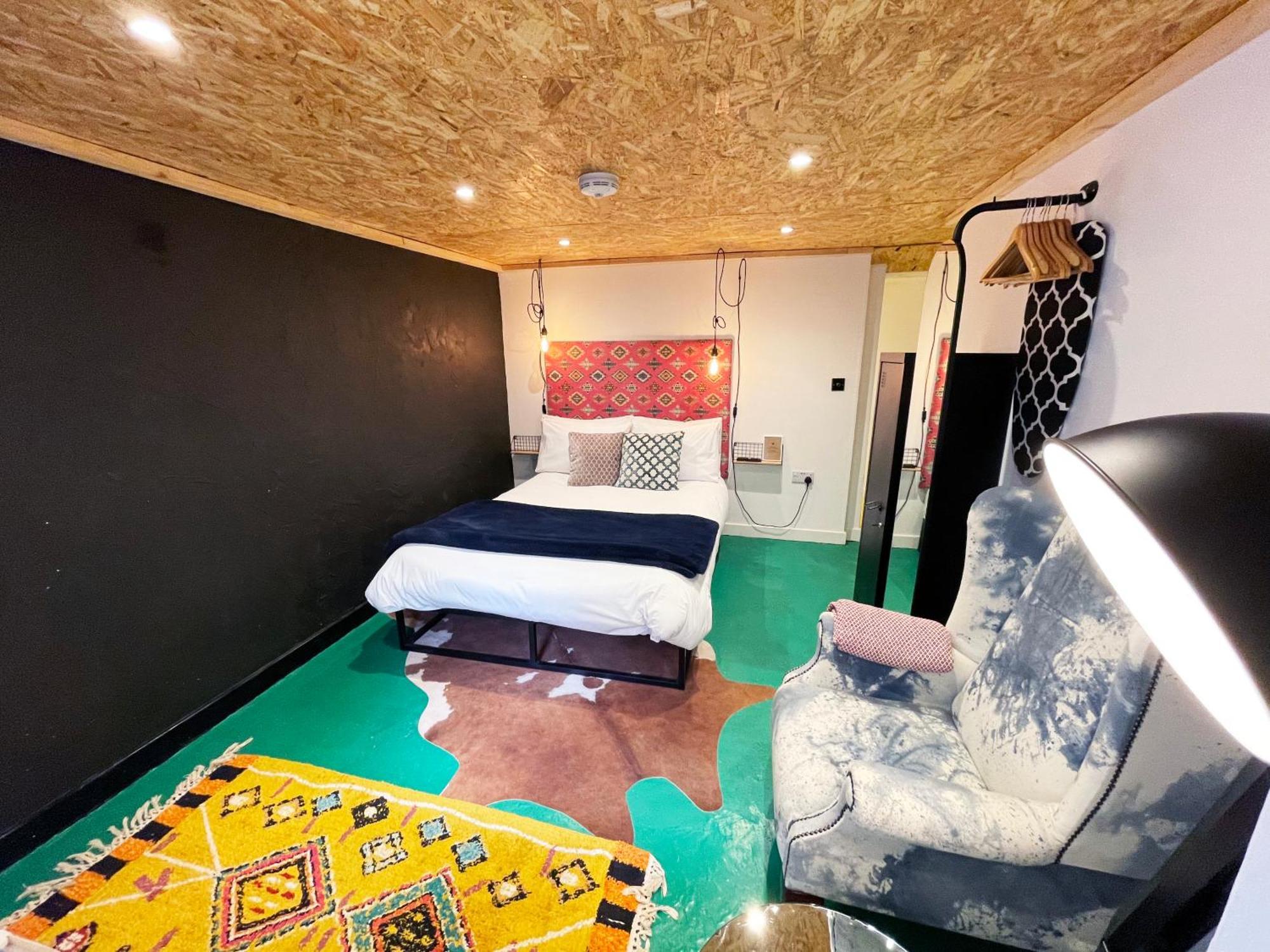 Fern Studio 1 Bedroom Apartment Llangollen Bagian luar foto